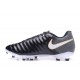 Nouvelle chaussure de foot Nike Tiempo Legend 7 FG Noire Blanc Or