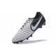 Nouvelle chaussure de foot Nike Tiempo Legend 7 FG Noir Blanc